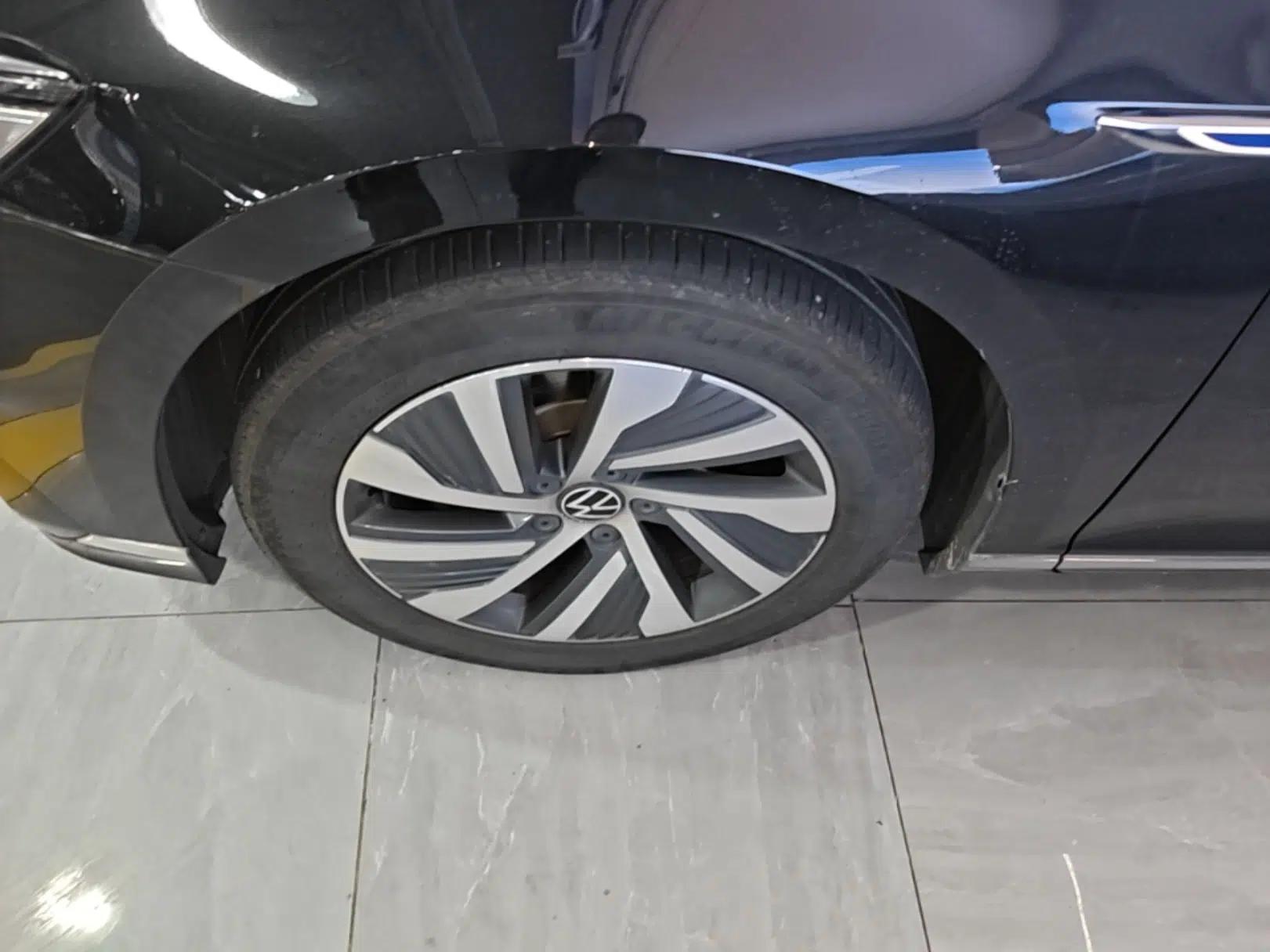 Volkswagen Magotan GTE Plug-in Hybrid 2022 GTE Luxury Model — миниатюра 10