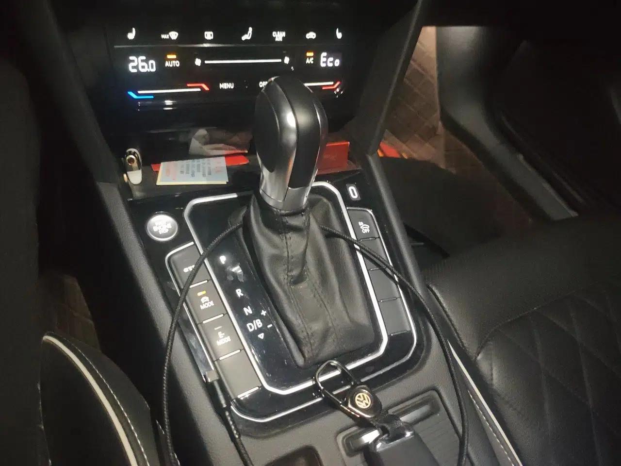 Volkswagen Magotan GTE Plug-in Hybrid 2022 GTE Luxury Model — миниатюра 14