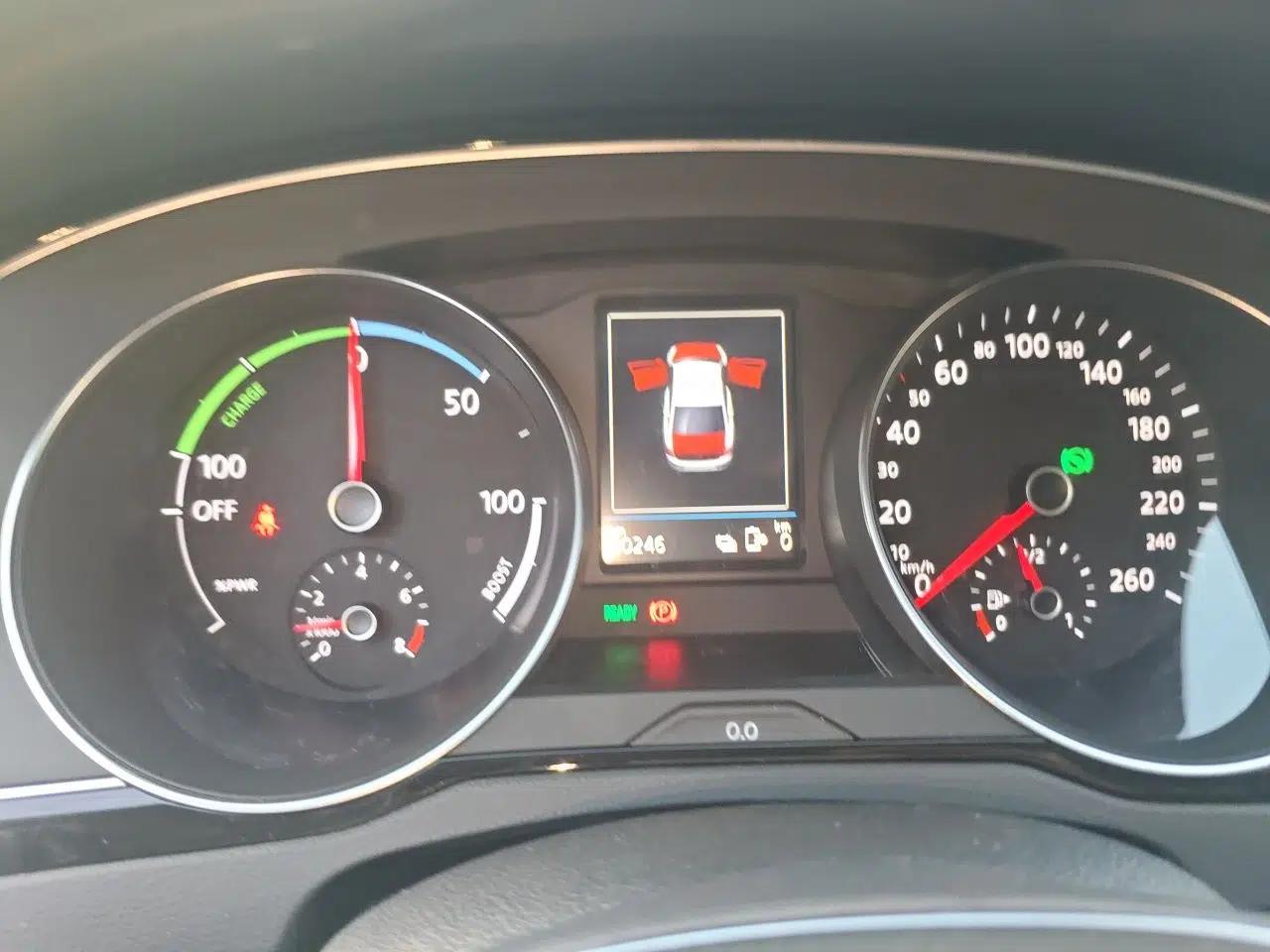 Volkswagen Magotan GTE Plug-in Hybrid 2020 GTE Luxury Model — миниатюра 11