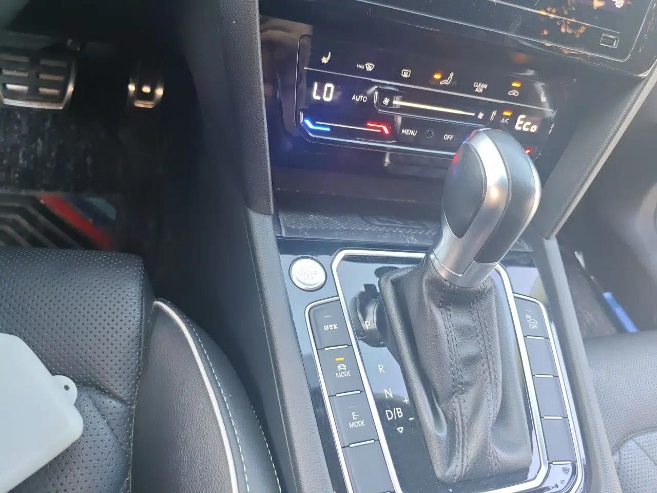 Volkswagen Magotan GTE Plug-in Hybrid 2020 GTE Luxury Model — миниатюра 14