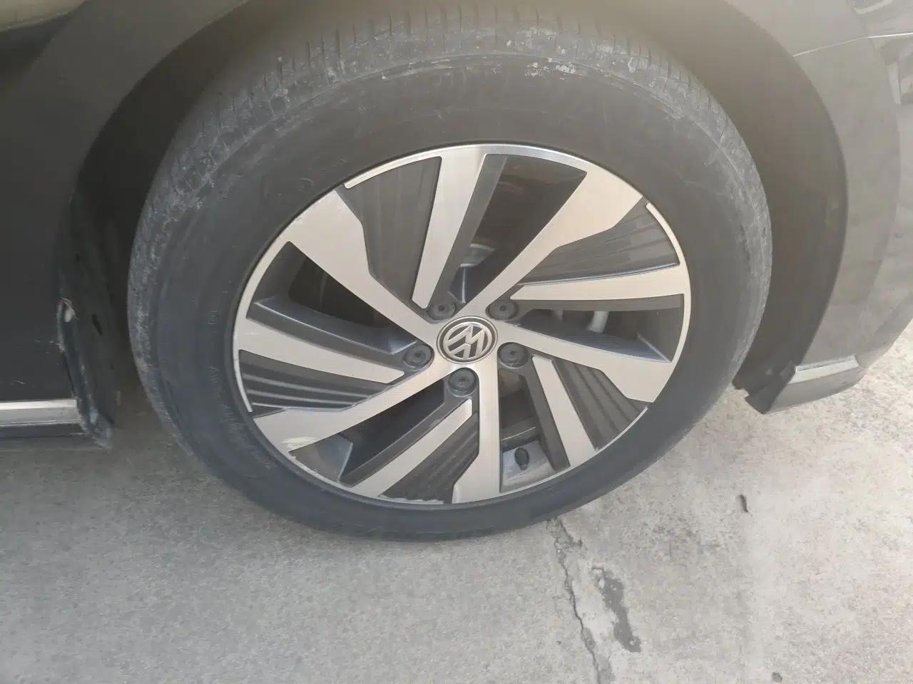 Volkswagen Magotan GTE Plug-in Hybrid 2020 GTE Luxury Model — миниатюра 8
