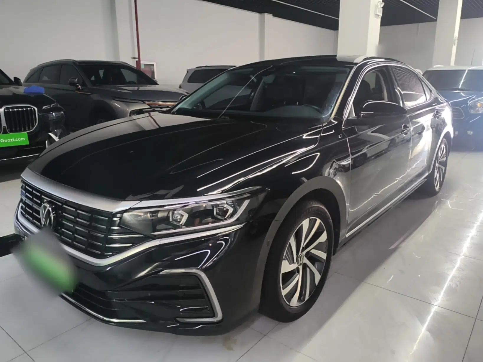 Volkswagen Passat New Energy 2023 430 PHEV Hybrid Luxury Edition — миниатюра 1