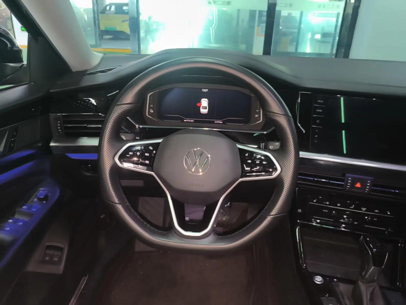 Volkswagen Passat New Energy 2023 430 PHEV Hybrid Luxury Edition — миниатюра 18