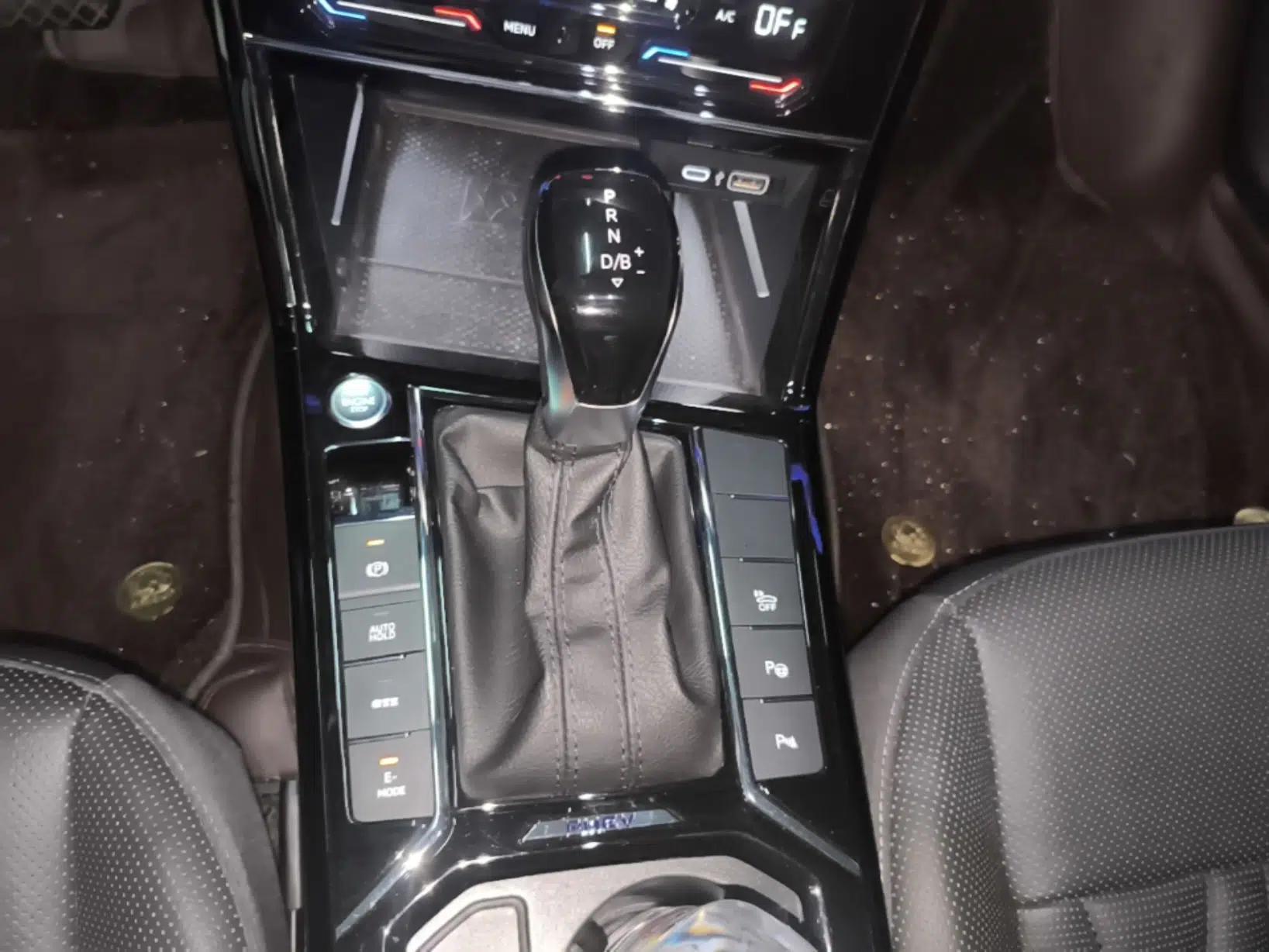 Volkswagen Passat New Energy 2023 430 PHEV Hybrid Luxury Edition — миниатюра 21