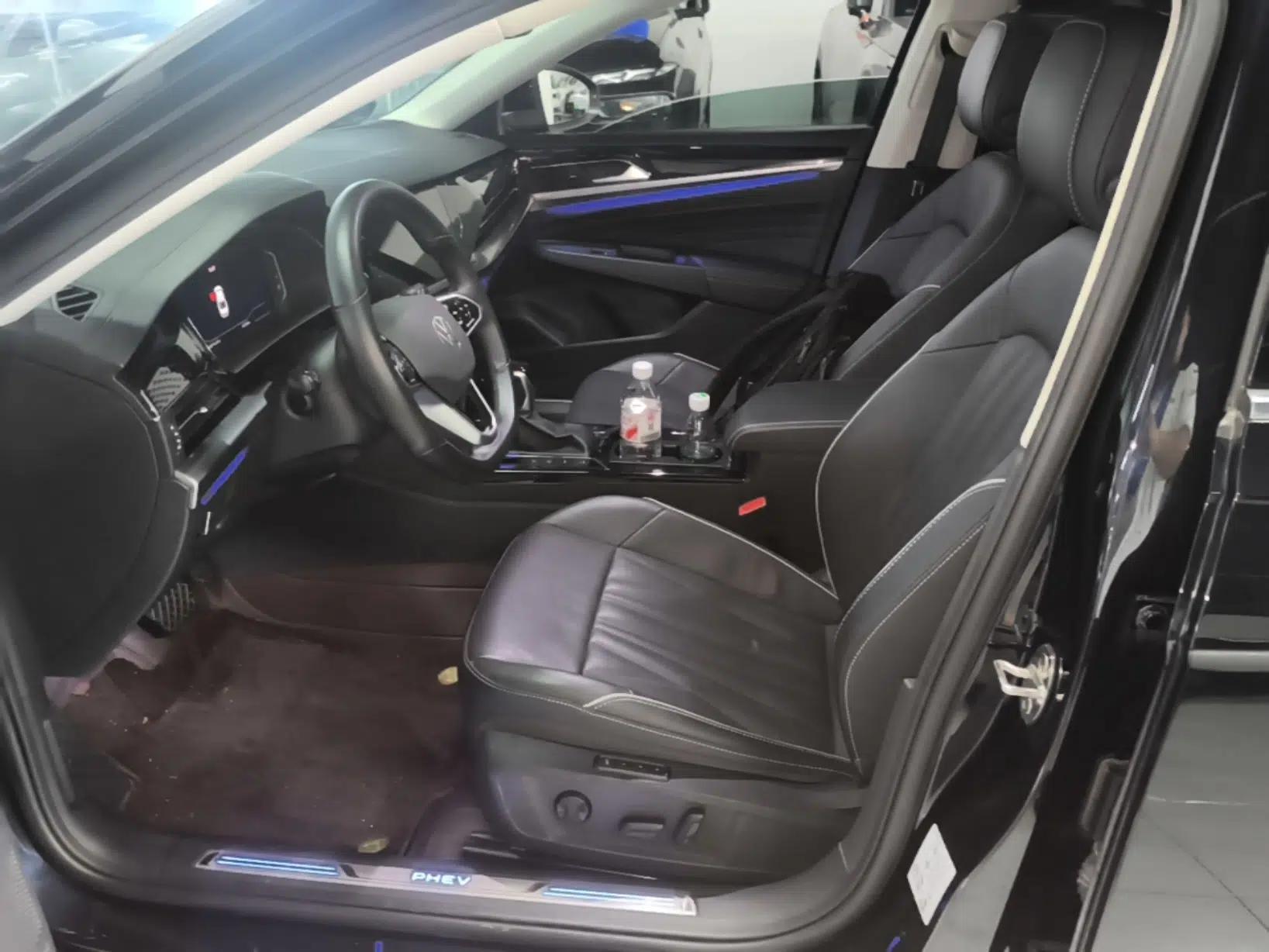 Volkswagen Passat New Energy 2023 430 PHEV Hybrid Luxury Edition — миниатюра 22