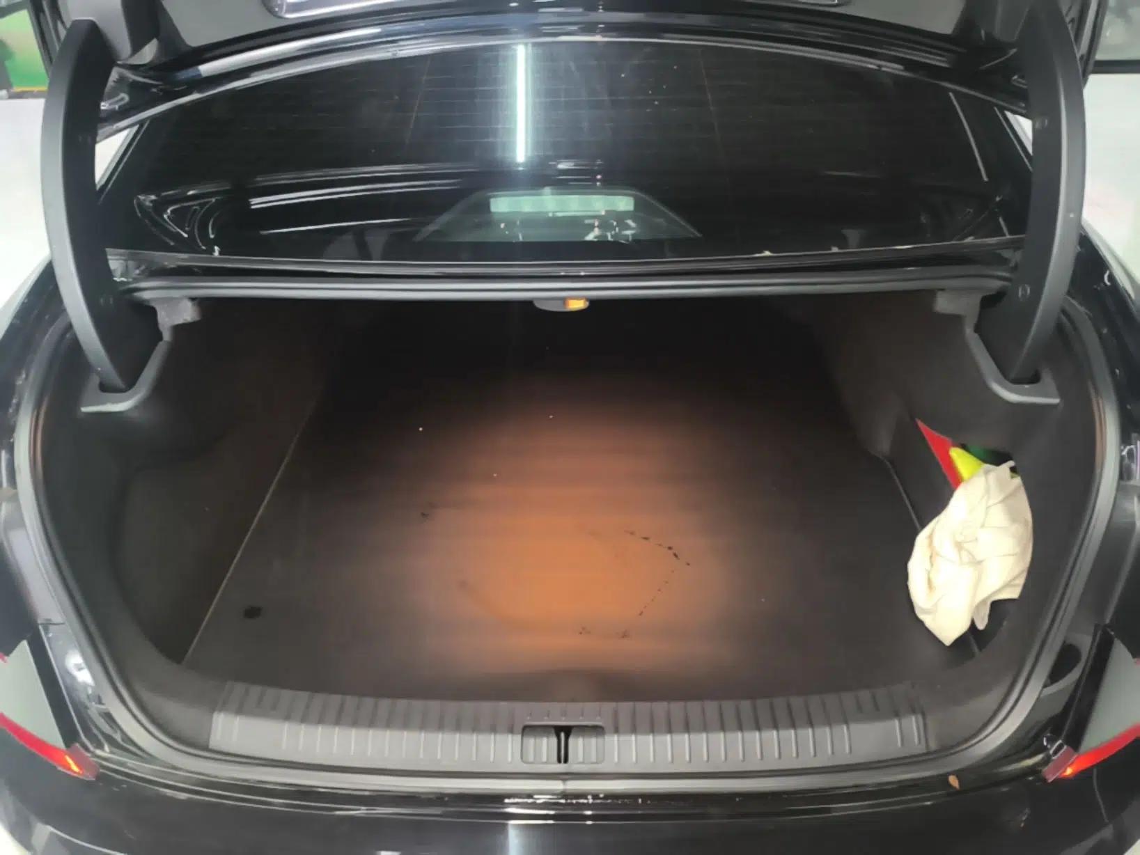 Volkswagen Passat New Energy 2023 430 PHEV Hybrid Luxury Edition — миниатюра 27