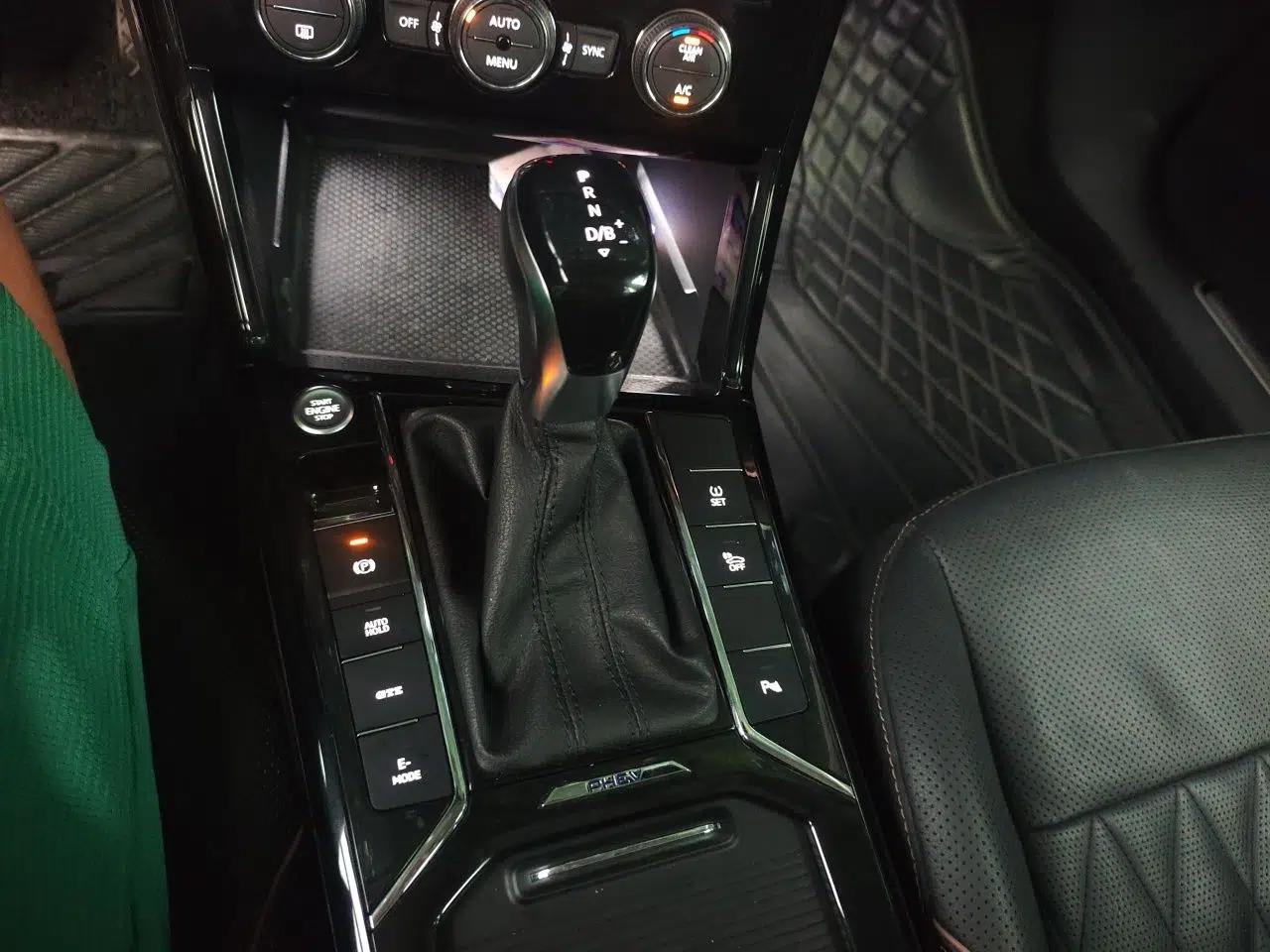 Volkswagen Passat New Energy 2019 430 PHEV Hybrid Luxury Edition — миниатюра 14