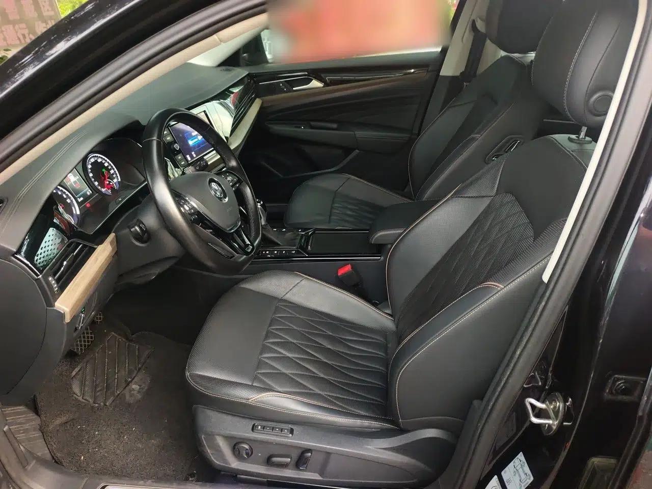 Volkswagen Passat New Energy 2019 430 PHEV Hybrid Luxury Edition — миниатюра 15