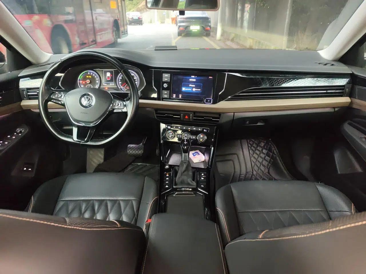 Volkswagen Passat New Energy 2019 430 PHEV Hybrid Luxury Edition — миниатюра 9