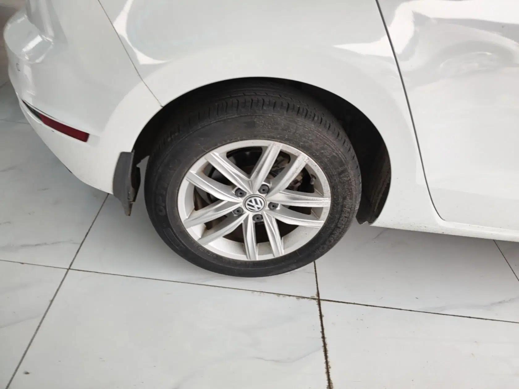 Volkswagen Golf Sportsvan 2019 200TSI Automatic C-HR Pure Version China VI Standard — миниатюра 11