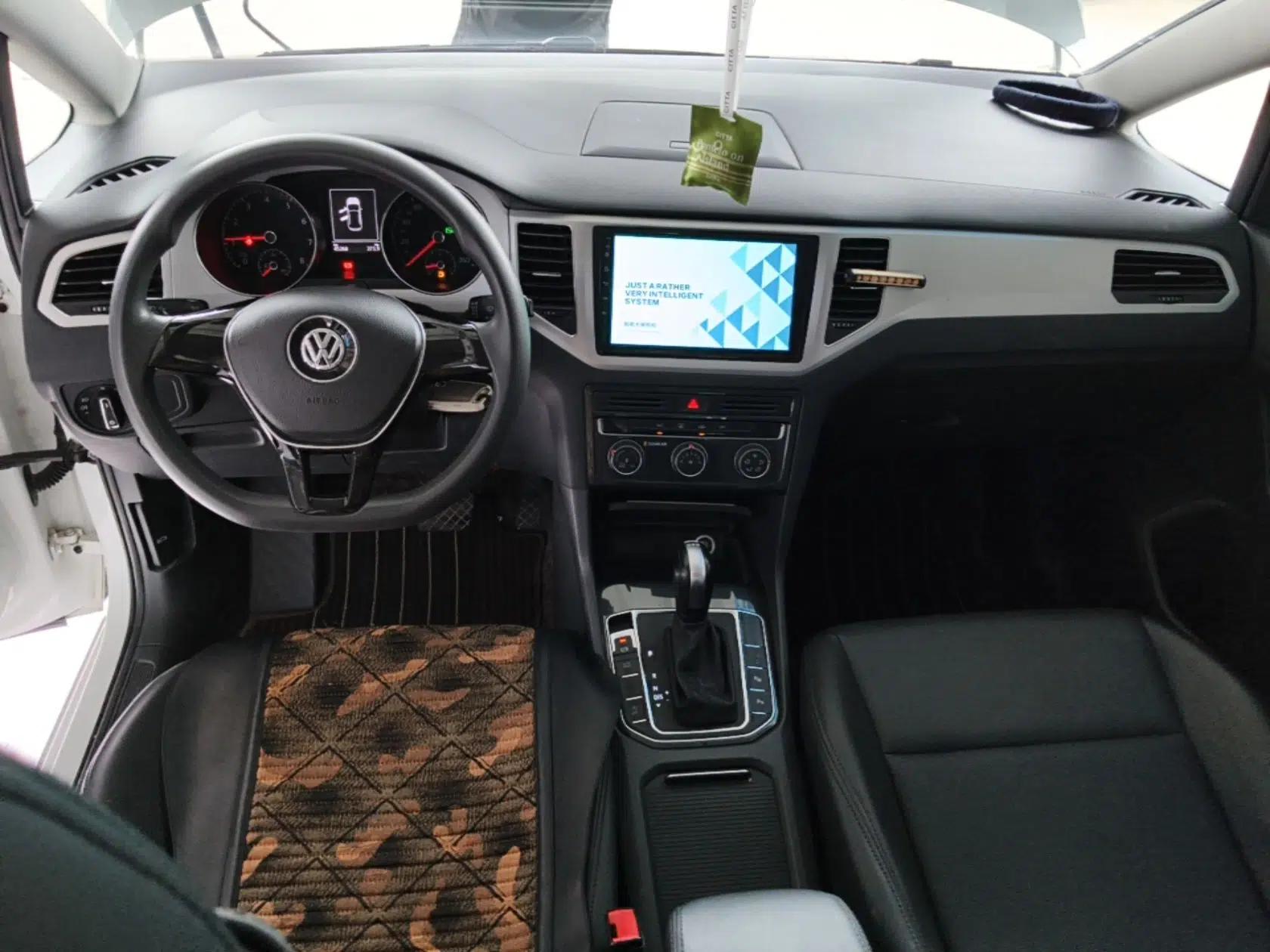 Volkswagen Golf Sportsvan 2019 200TSI Automatic C-HR Pure Version China VI Standard — миниатюра 12