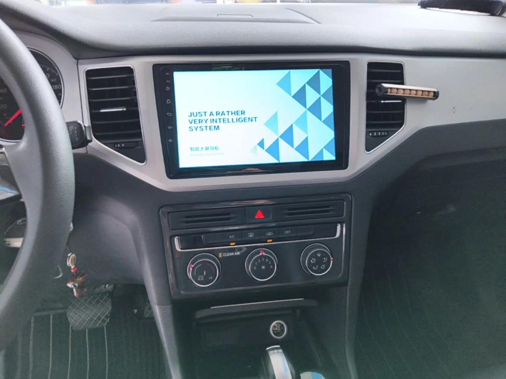 Volkswagen Golf Sportsvan 2019 200TSI Automatic C-HR Pure Version China VI Standard — миниатюра 15