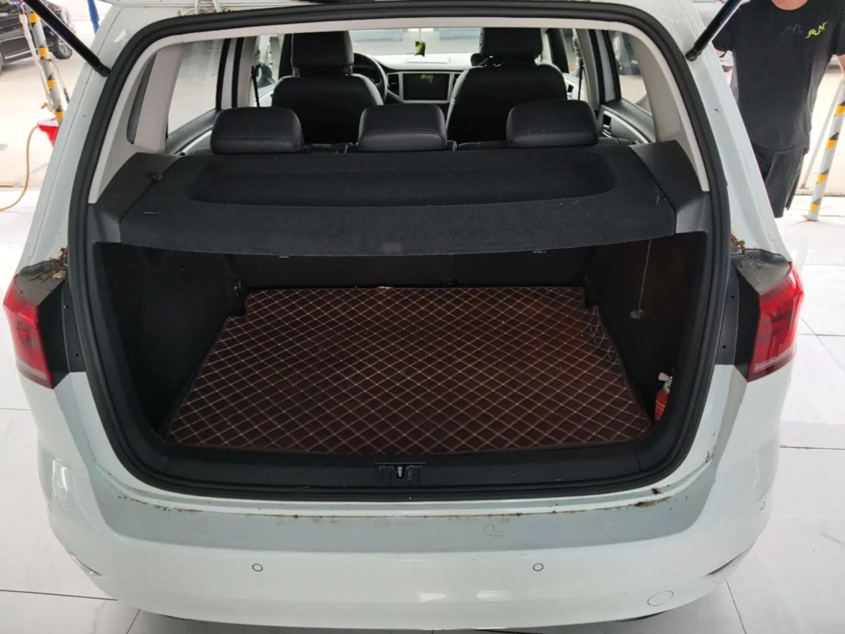 Volkswagen Golf Sportsvan 2019 200TSI Automatic C-HR Pure Version China VI Standard — миниатюра 22