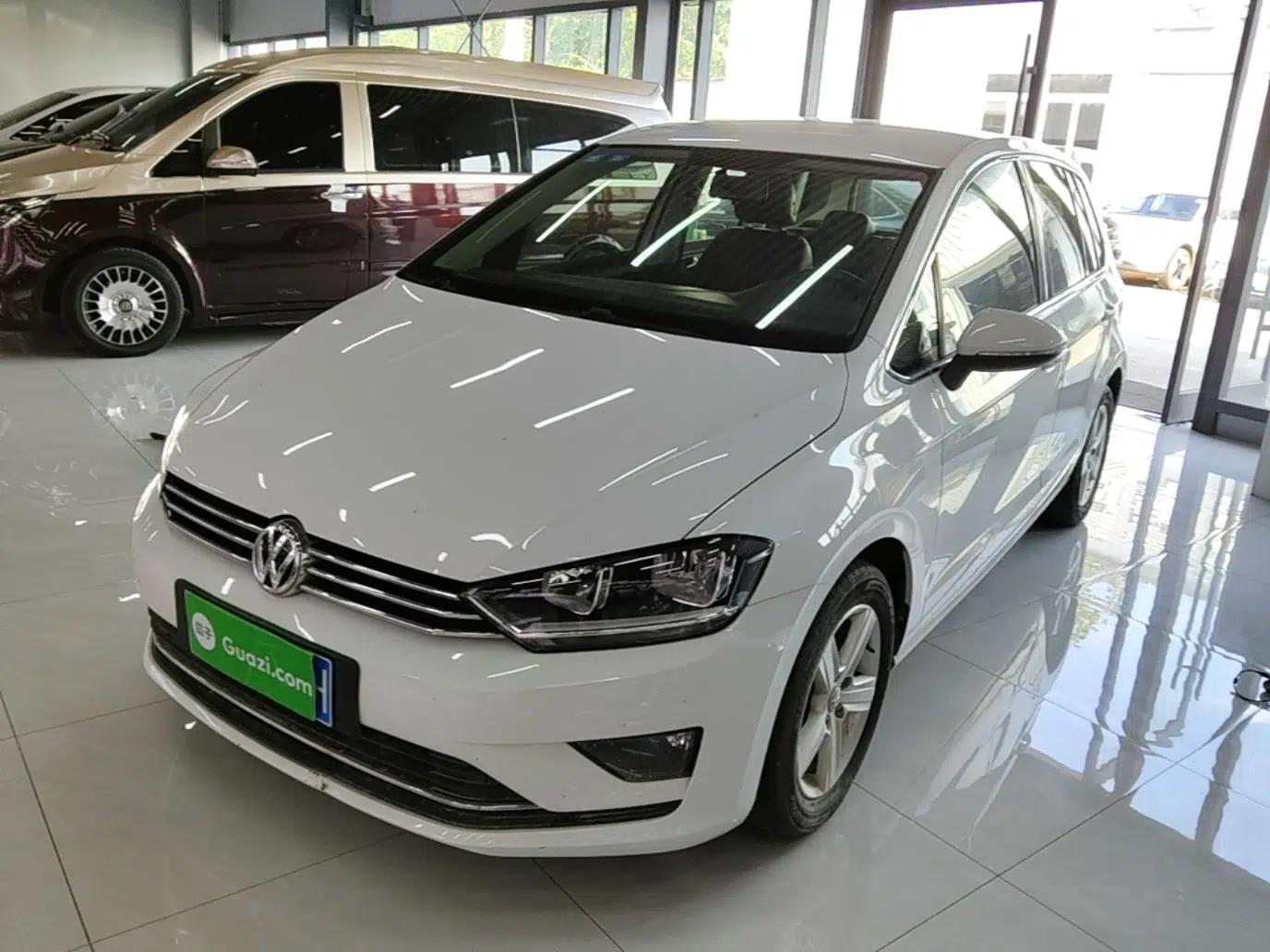Volkswagen Golf Sportsvan 2018 1.6L Automatic Comfort Model — миниатюра 1