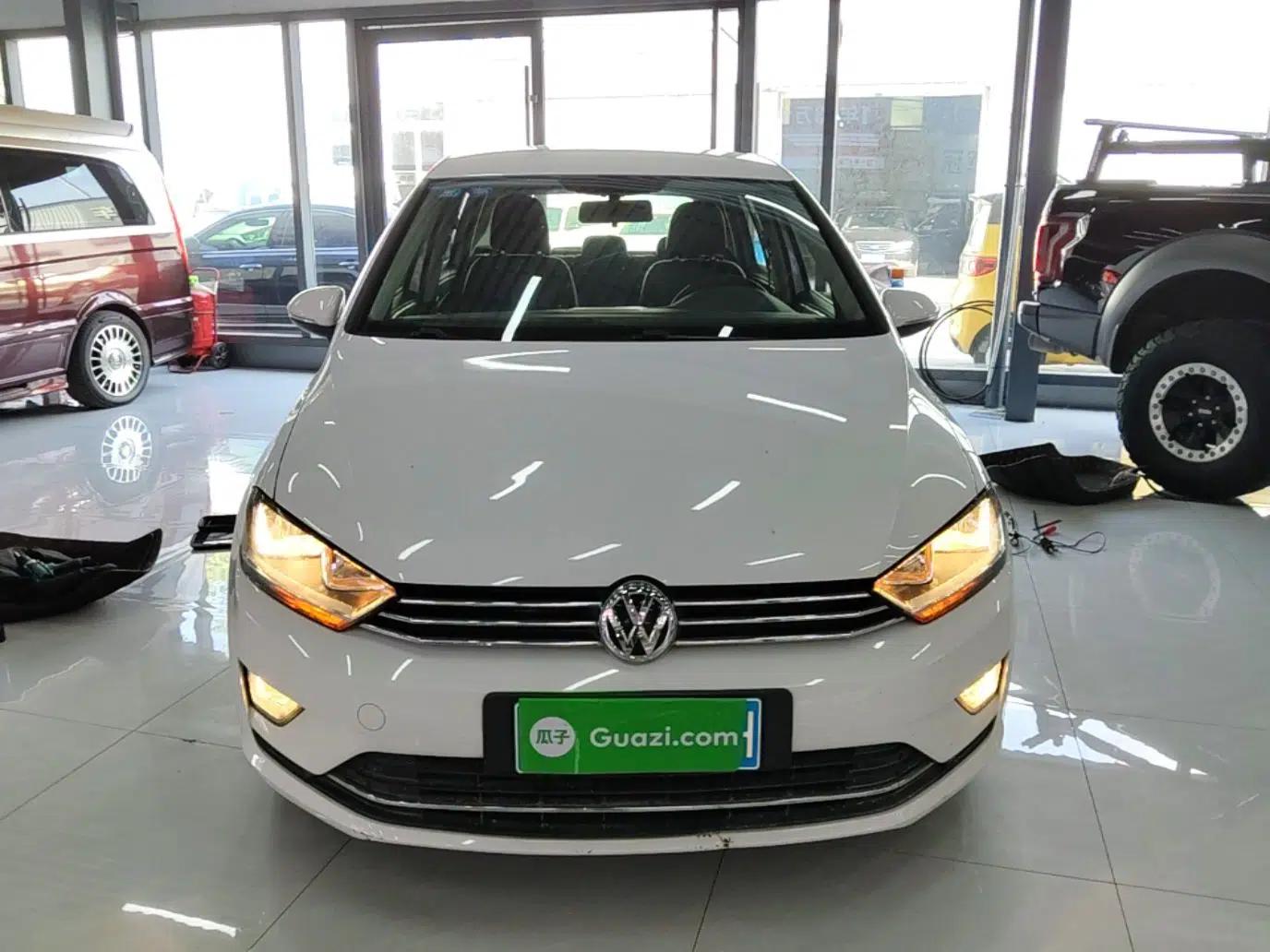 Volkswagen Golf Sportsvan 2018 1.6L Automatic Comfort Model — миниатюра 2