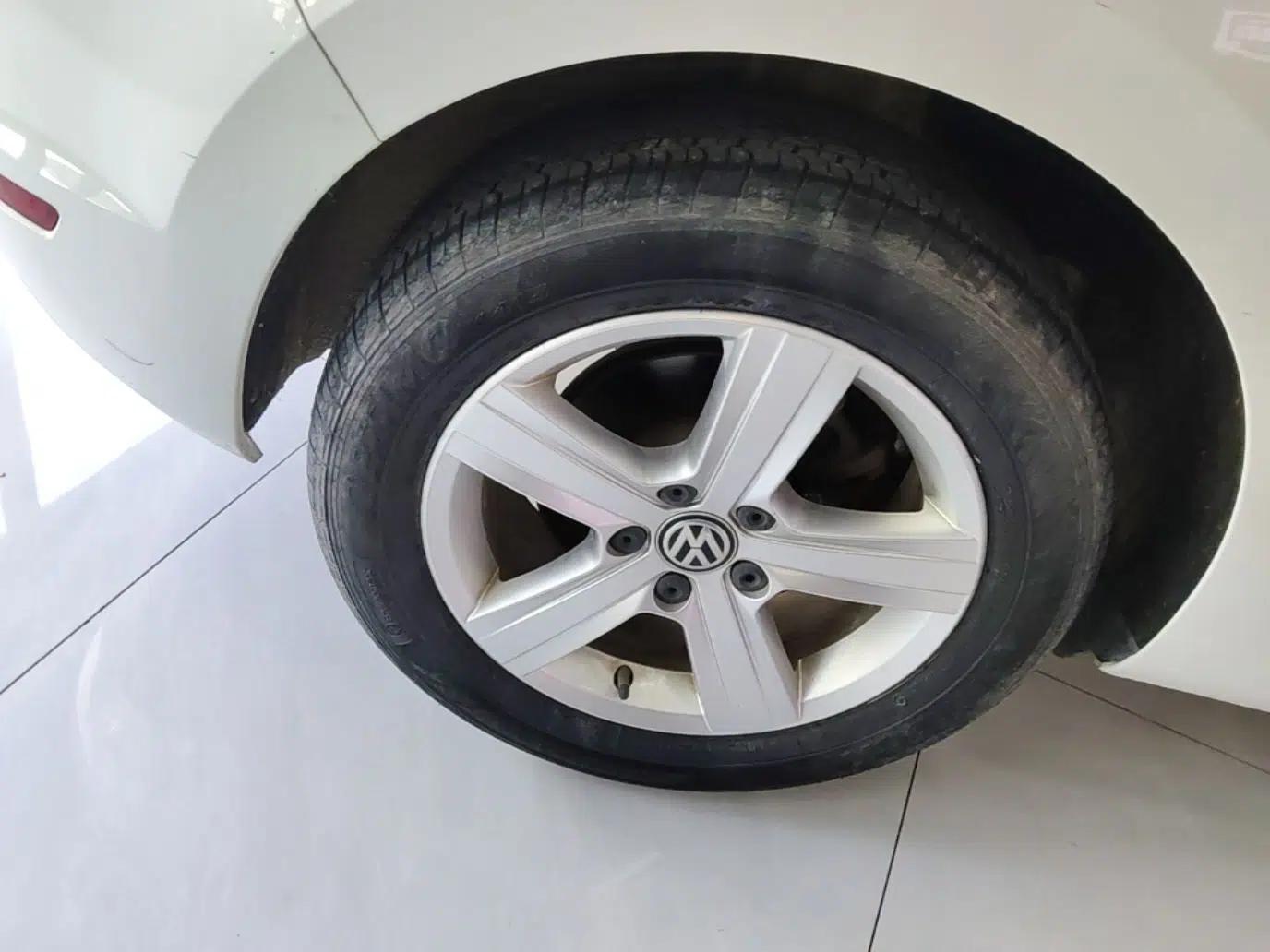 Volkswagen Golf Sportsvan 2018 1.6L Automatic Comfort Model — миниатюра 11