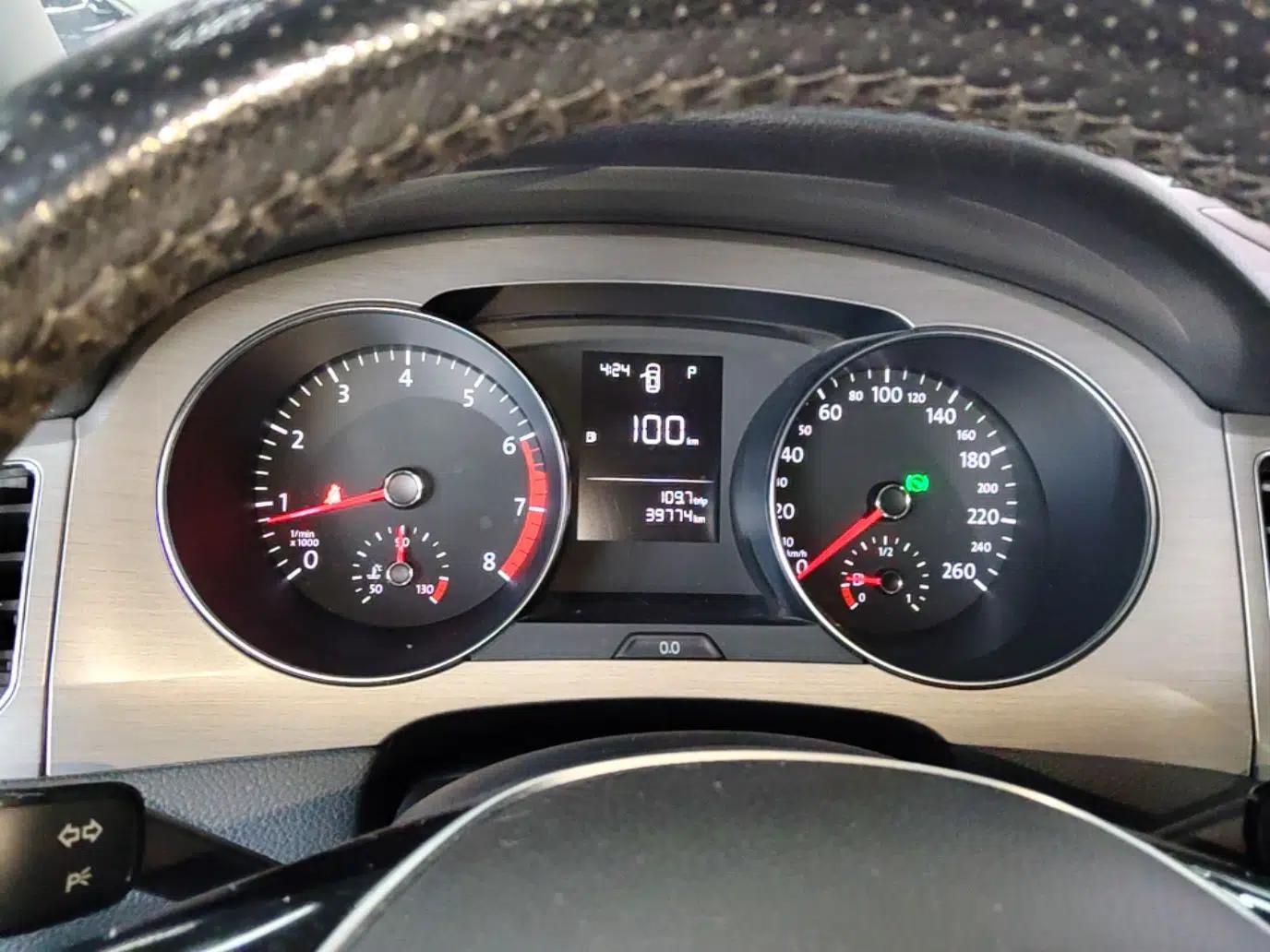 Volkswagen Golf Sportsvan 2018 1.6L Automatic Comfort Model — миниатюра 14