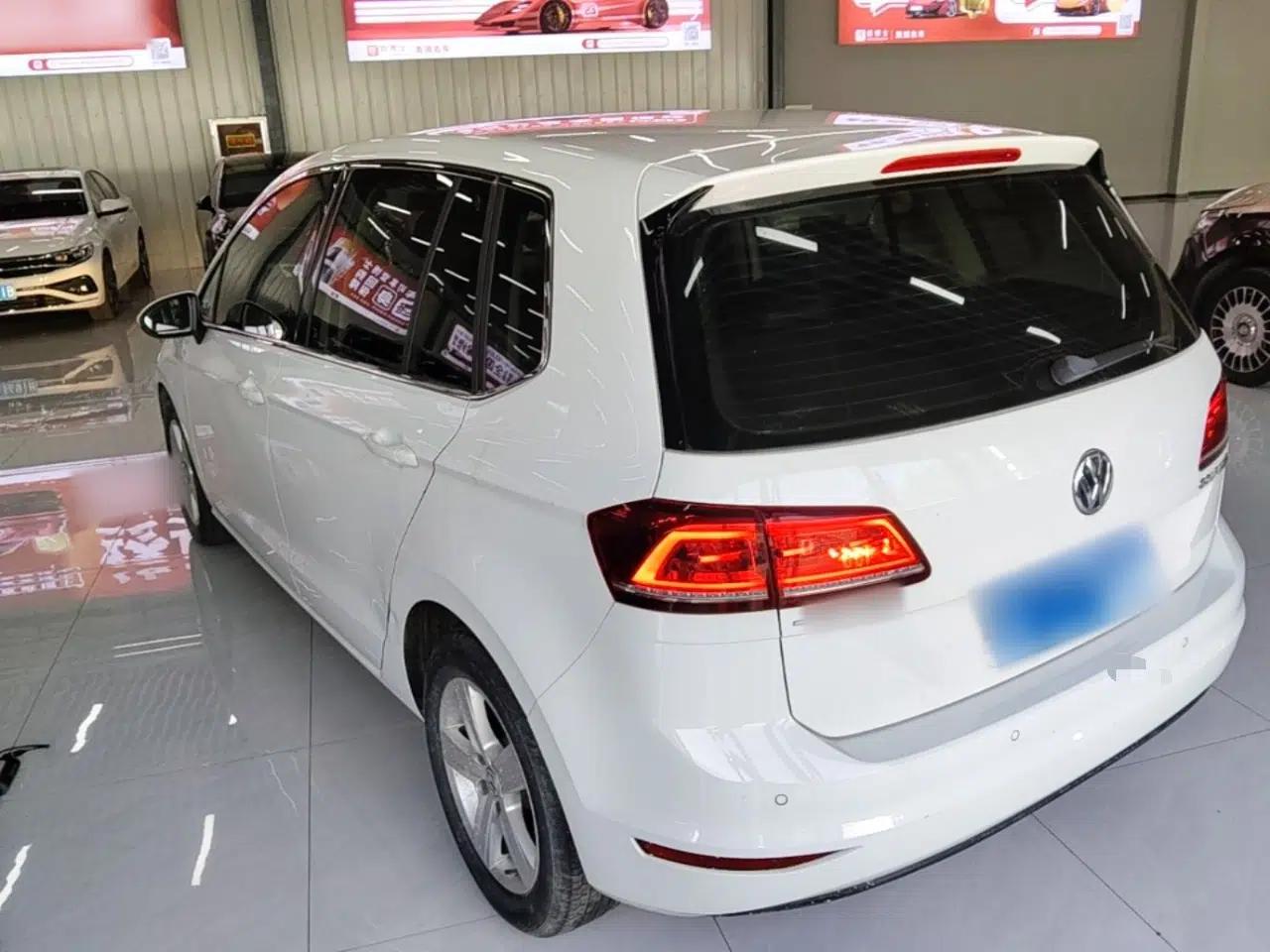 Volkswagen Golf Sportsvan 2018 1.6L Automatic Comfort Model — миниатюра 4
