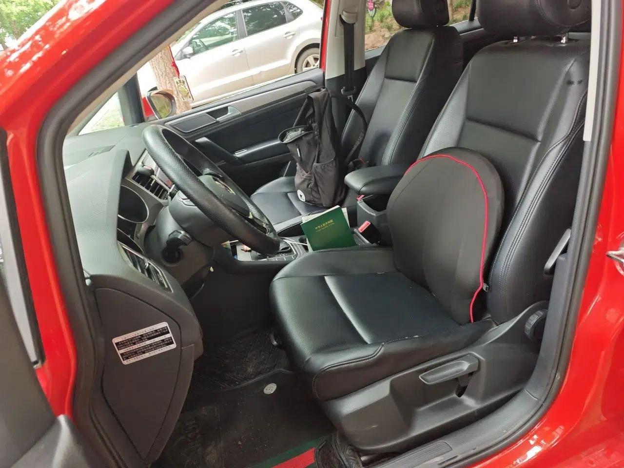 Volkswagen Golf Sportsvan 2016 1.6L Automatic Comfort Model — миниатюра 15