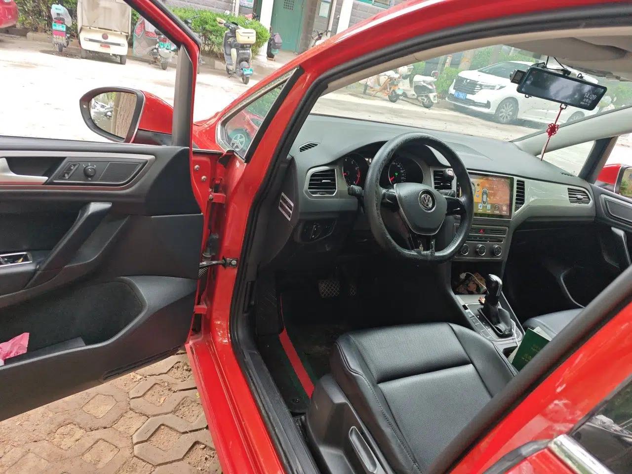 Volkswagen Golf Sportsvan 2016 1.6L Automatic Comfort Model — миниатюра 16