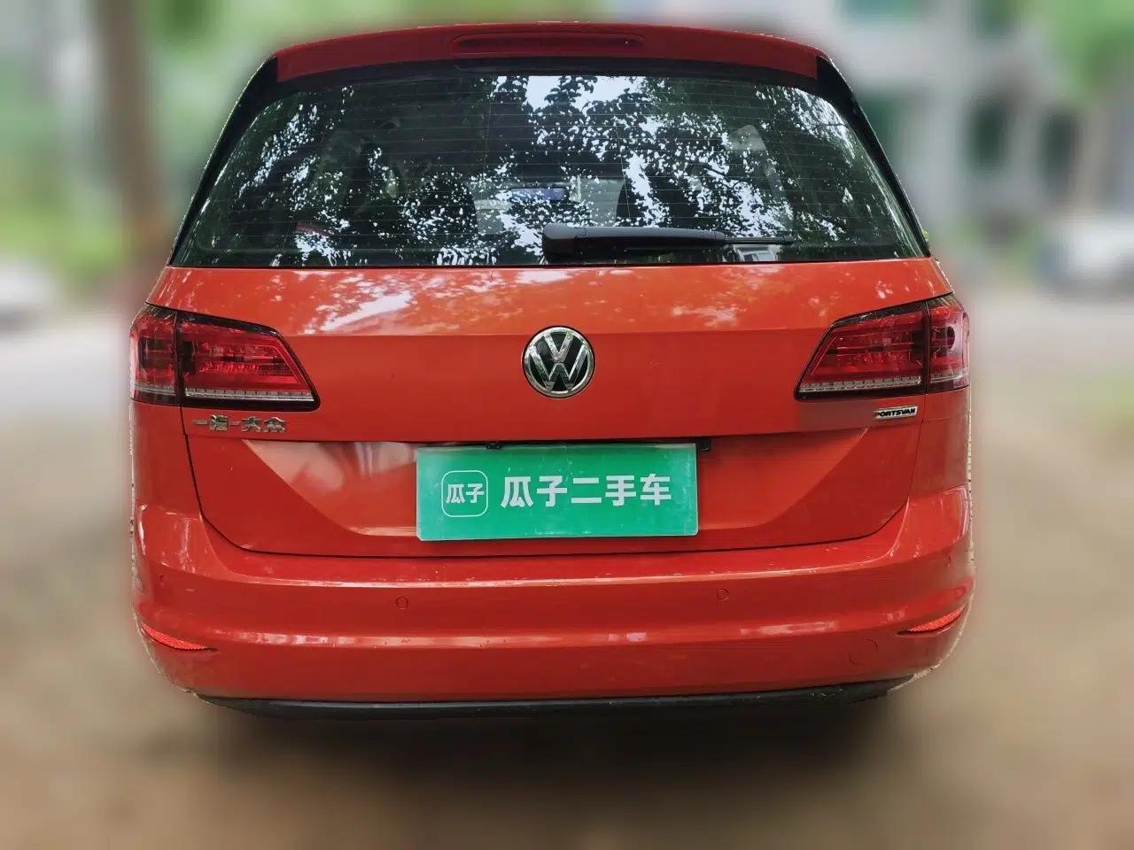 Volkswagen Golf Sportsvan 2016 1.6L Automatic Comfort Model — миниатюра 5