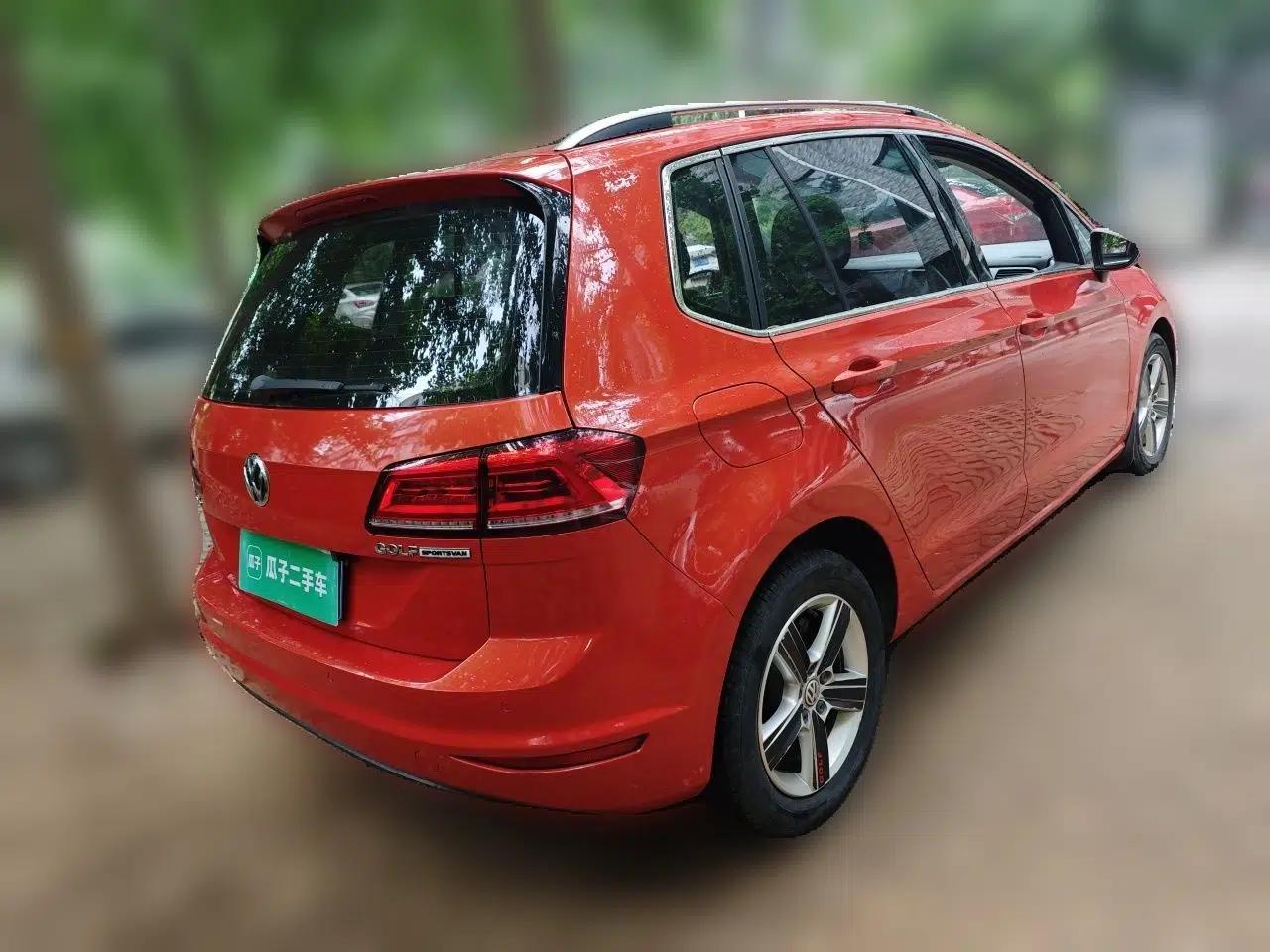 Volkswagen Golf Sportsvan 2016 1.6L Automatic Comfort Model — миниатюра 6