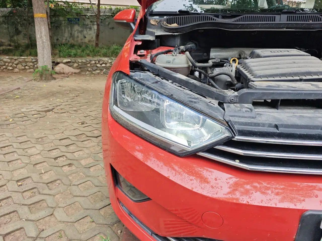 Volkswagen Golf Sportsvan 2016 1.6L Automatic Comfort Model — миниатюра 7