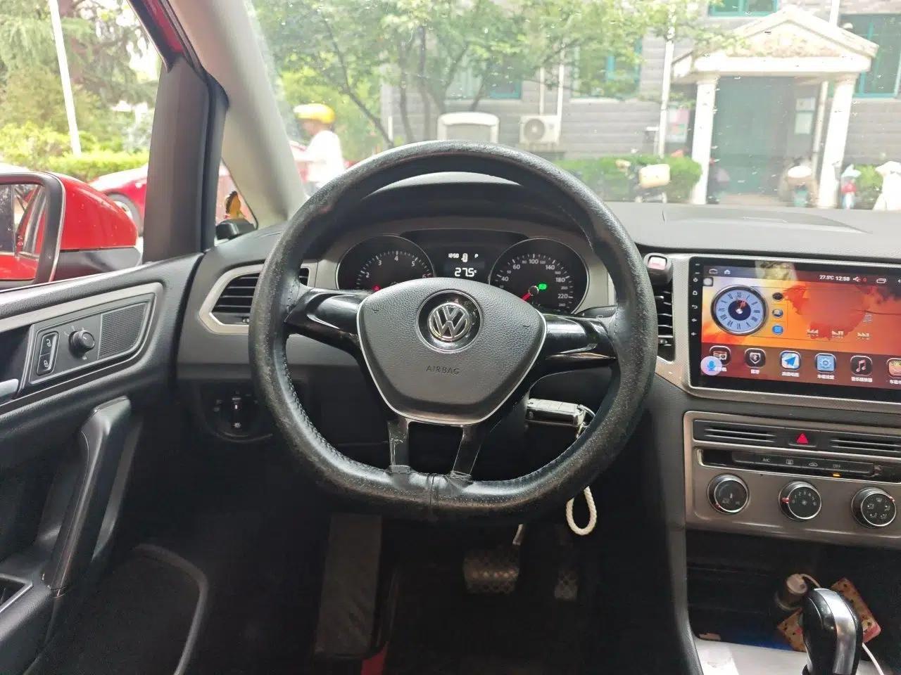 Volkswagen Golf Sportsvan 2016 1.6L Automatic Comfort Model — миниатюра 10