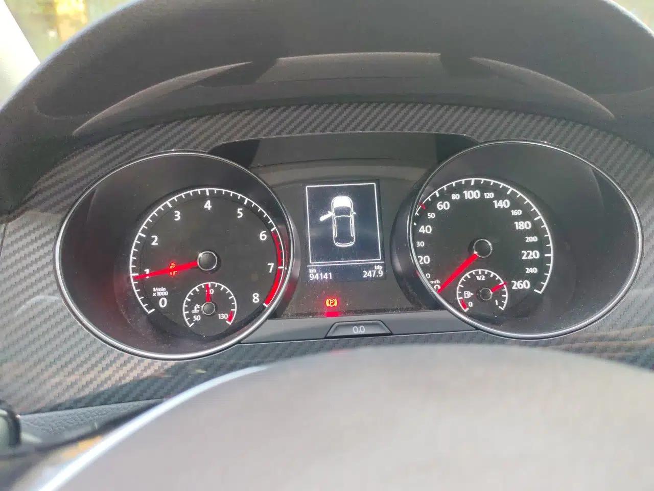Volkswagen Golf Sportsvan 2018 230TSI Automatic Luxury Model — миниатюра 11