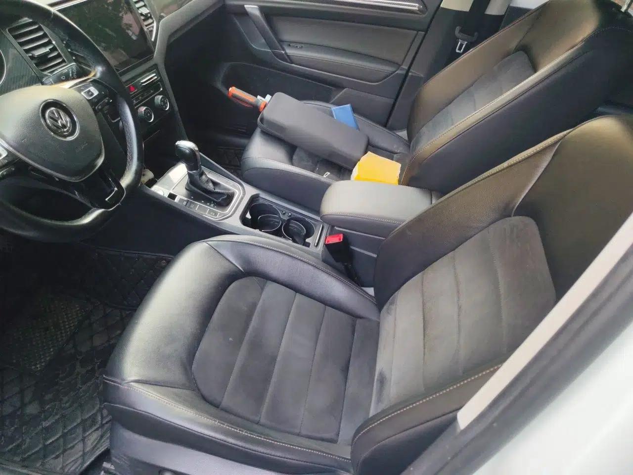 Volkswagen Golf Sportsvan 2018 230TSI Automatic Luxury Model — миниатюра 15