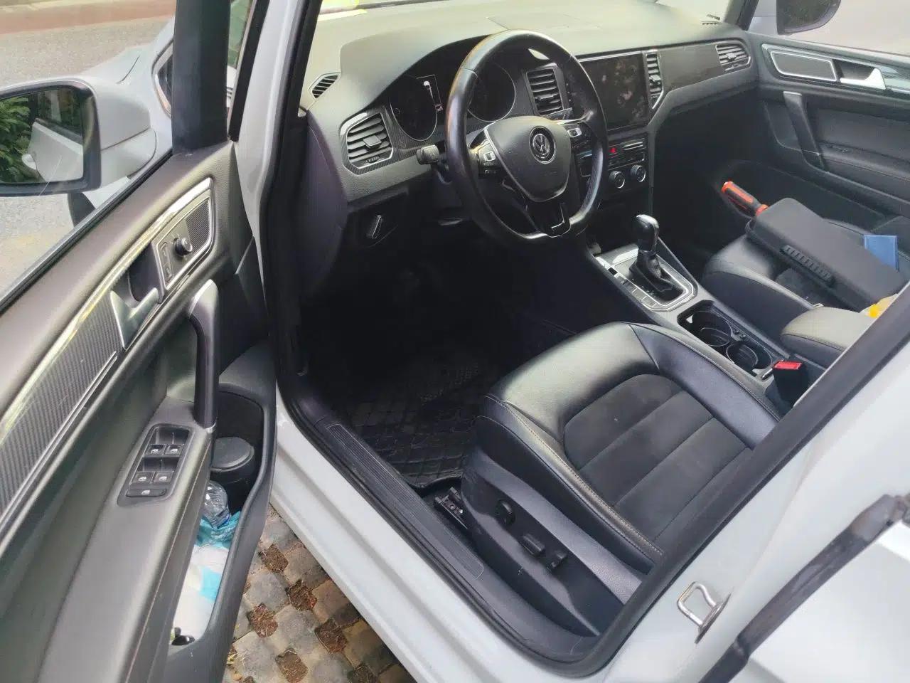 Volkswagen Golf Sportsvan 2018 230TSI Automatic Luxury Model — миниатюра 16
