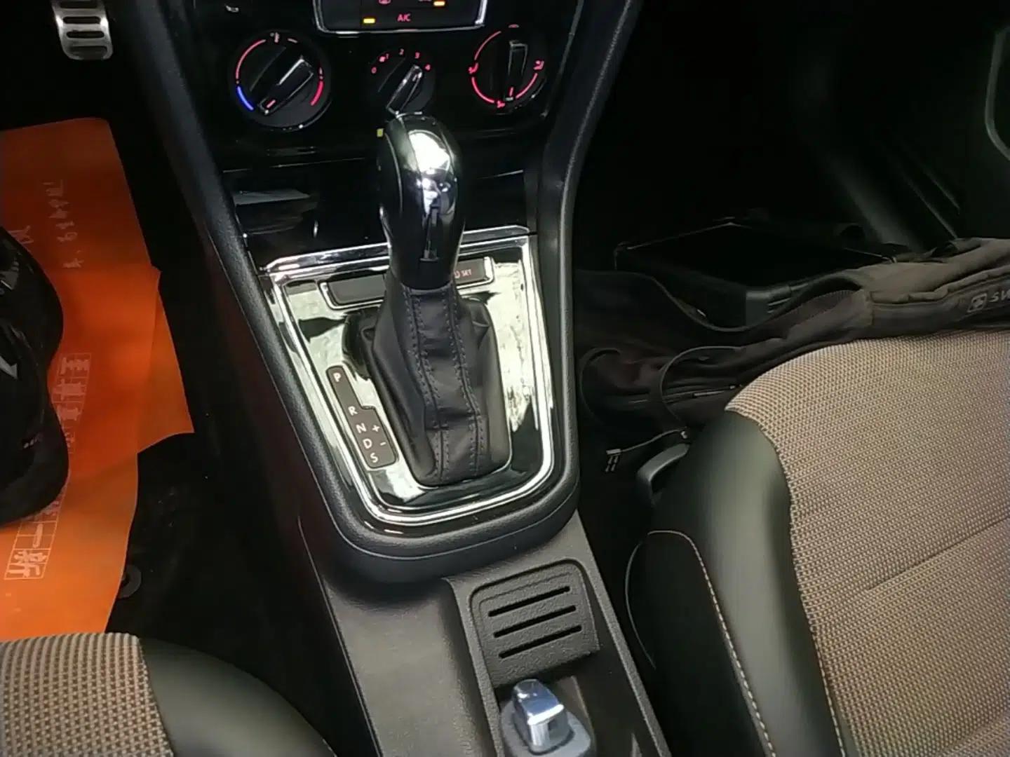 Volkswagen C-TREK 2018 1.5L Automatic Comfort Model — миниатюра 16