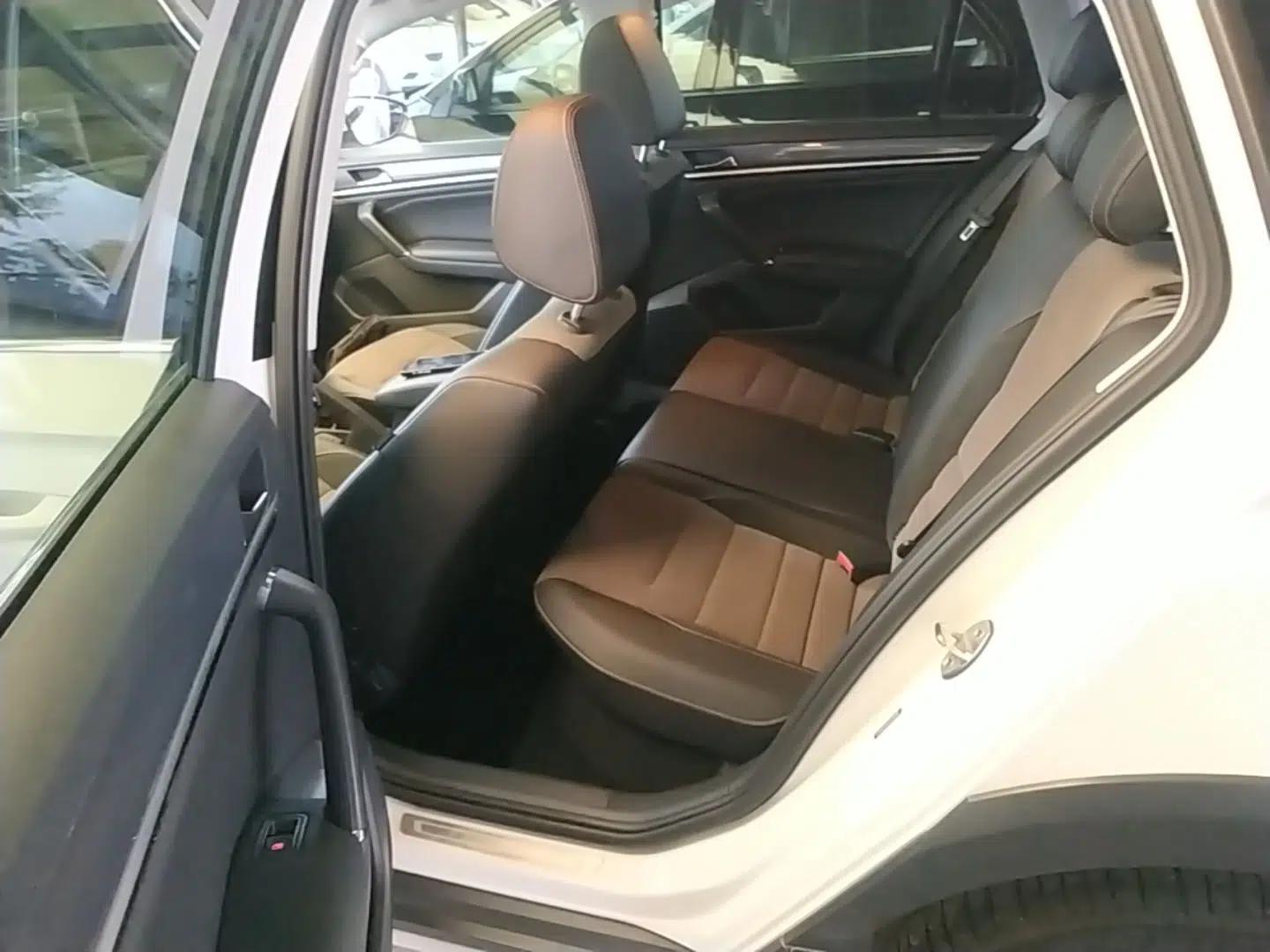 Volkswagen C-TREK 2018 1.5L Automatic Comfort Model — миниатюра 20