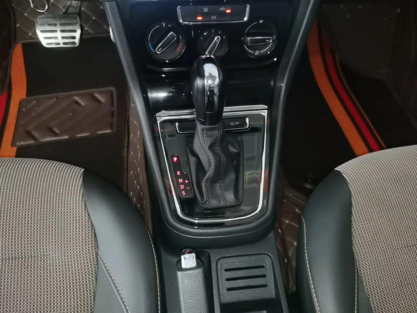 Volkswagen C-TREK 2018 230TSI DSG Comfort Model — миниатюра 16
