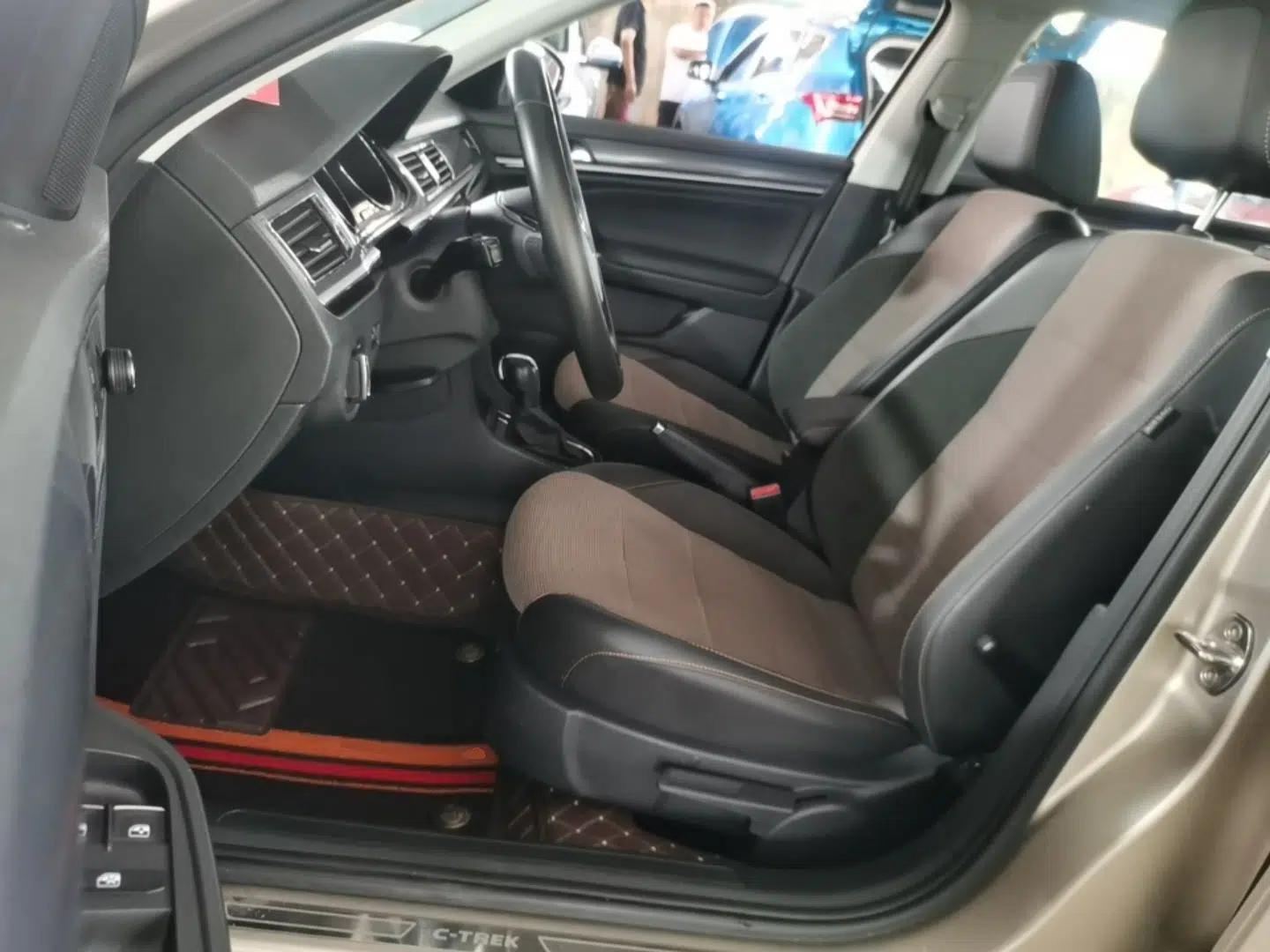 Volkswagen C-TREK 2018 230TSI DSG Comfort Model — миниатюра 17