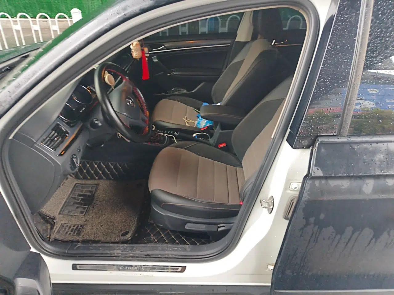 Volkswagen C-TREK 2017 1.6L Automatic Comfort Model — миниатюра 15