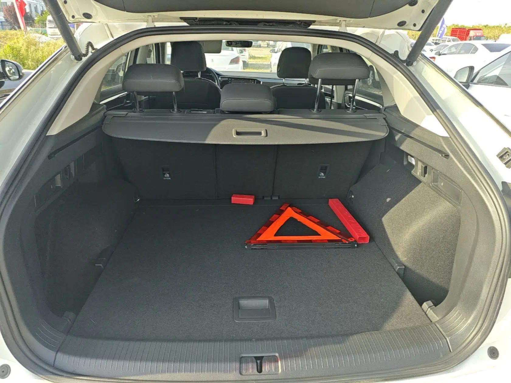 Volkswagen Tayron X 2020 330TSI Two-Wheel Drive Luxury Smart Connectivity Version — миниатюра 27