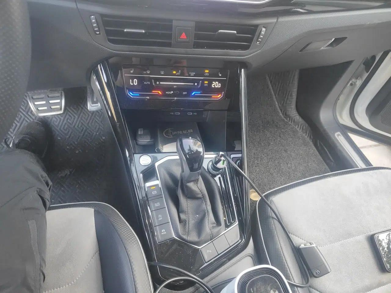 Volkswagen Tayron X 2020 330TSI Two-Wheel Drive Luxury Smart Connectivity Version — миниатюра 14