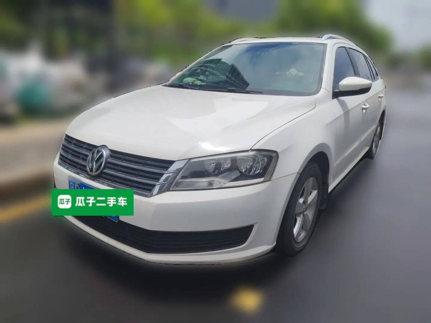 Volkswagen Gran Lavida 2013 1.6L Automatic Fashion Model — миниатюра 1