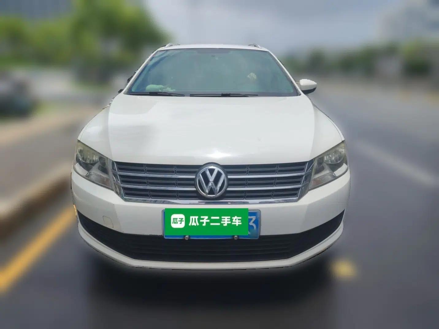 Volkswagen Gran Lavida 2013 1.6L Automatic Fashion Model — миниатюра 2