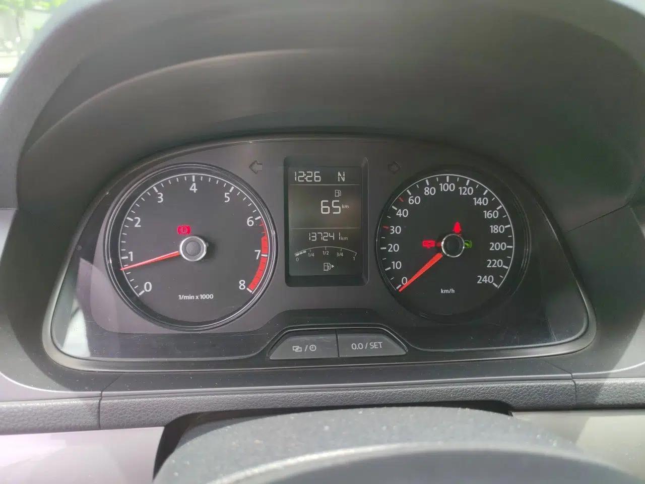 Volkswagen Gran Lavida 2013 1.6L Automatic Fashion Model — миниатюра 11