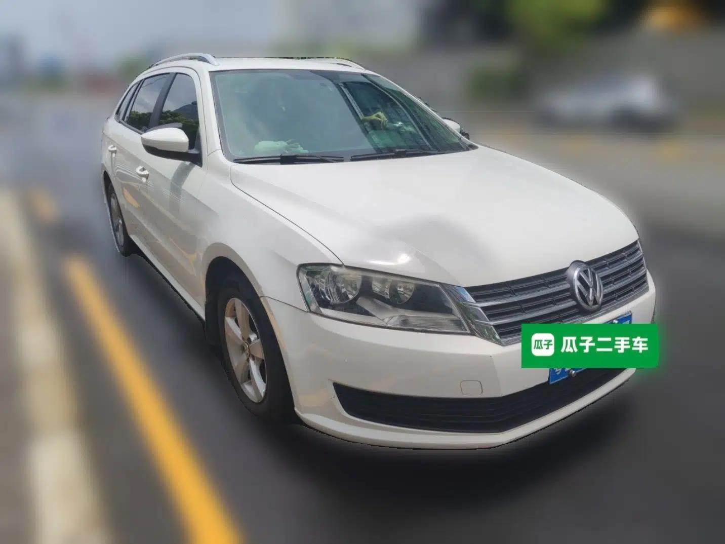 Volkswagen Gran Lavida 2013 1.6L Automatic Fashion Model — миниатюра 3