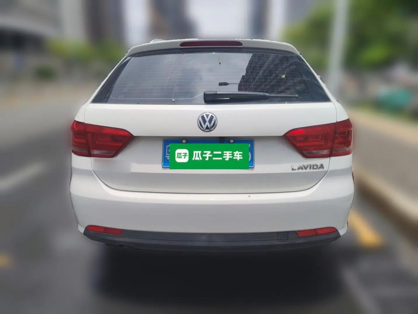 Volkswagen Gran Lavida 2013 1.6L Automatic Fashion Model — миниатюра 5