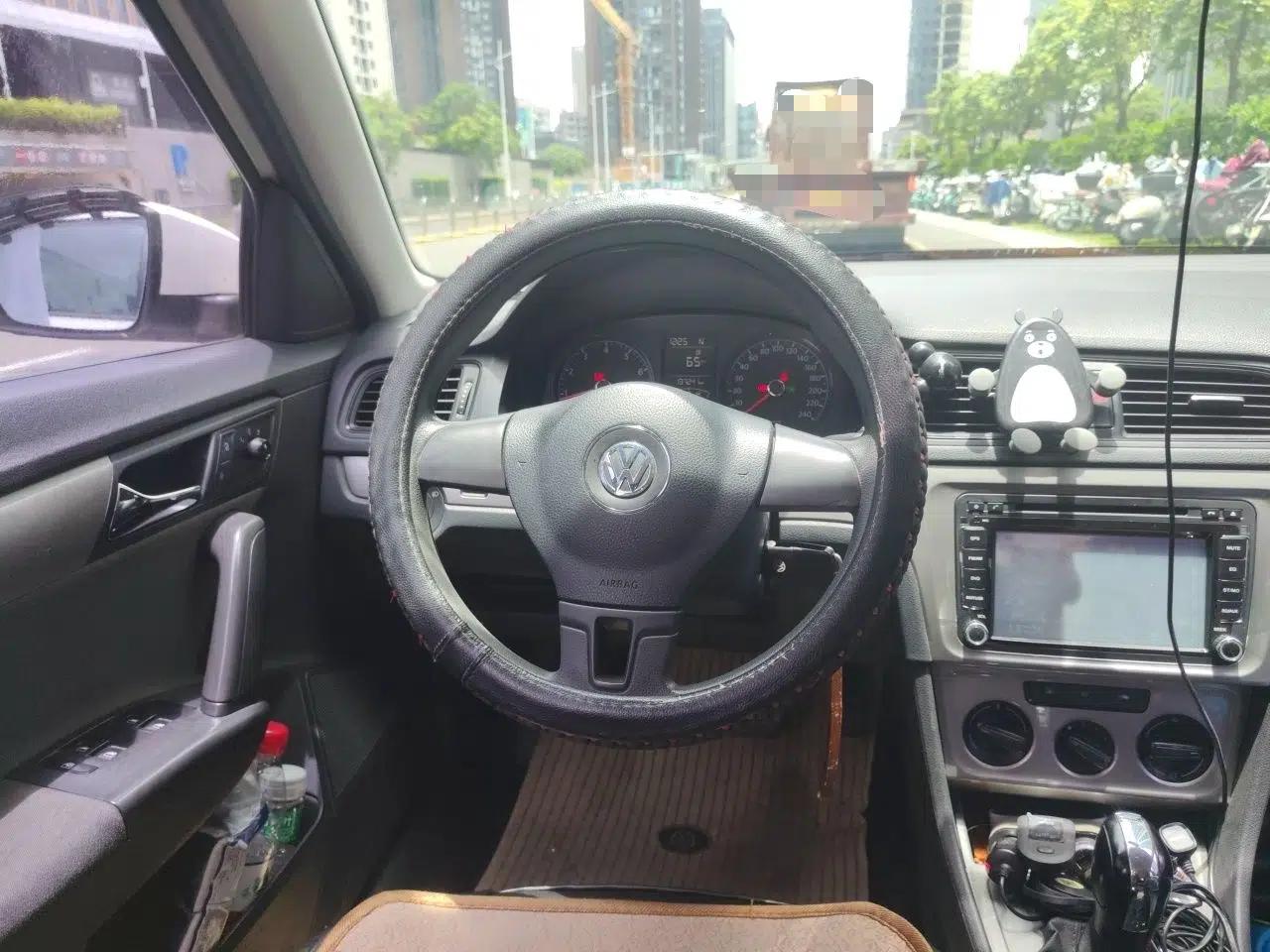 Volkswagen Gran Lavida 2013 1.6L Automatic Fashion Model — миниатюра 10