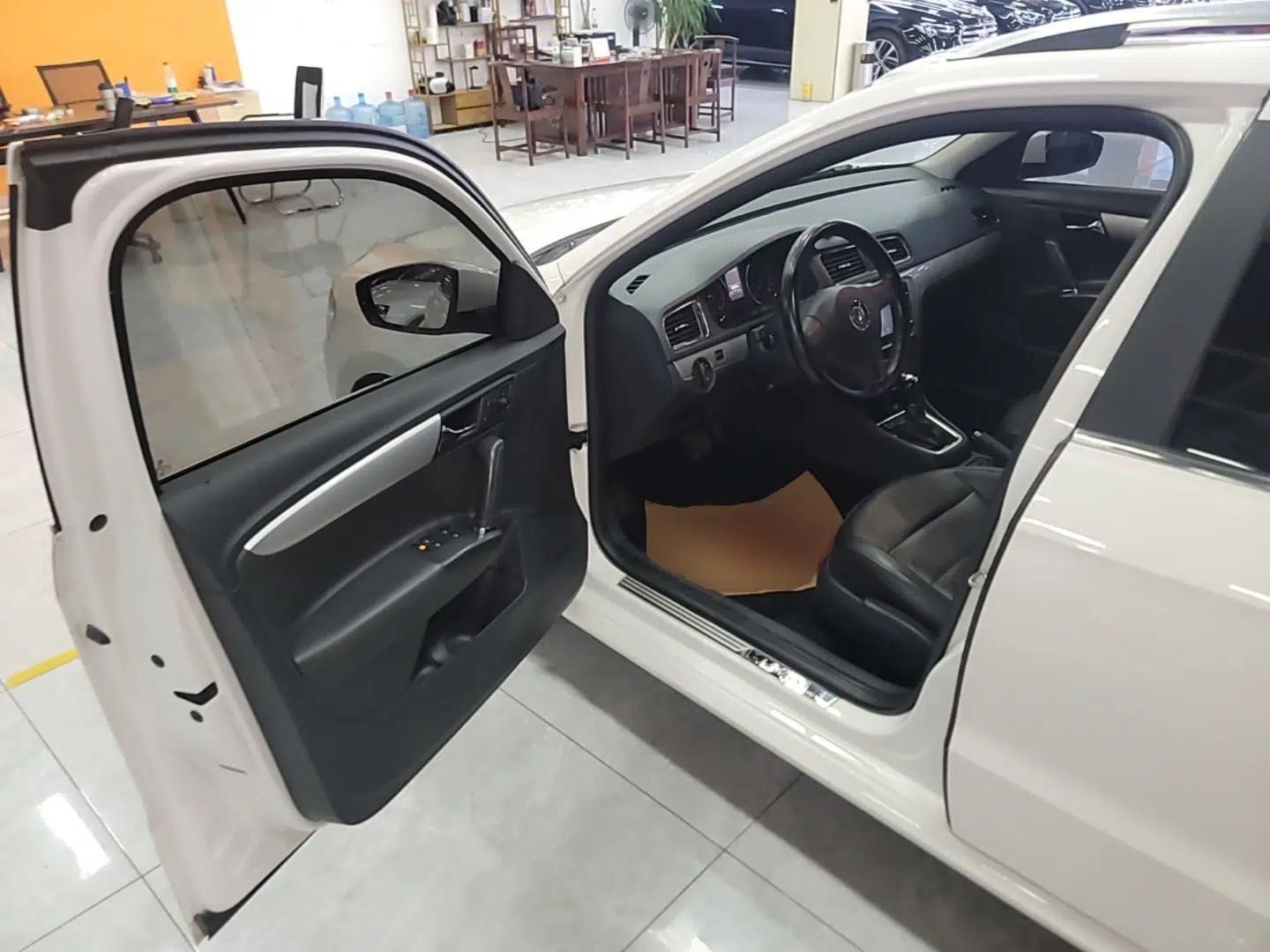 Volkswagen Gran Lavida 2013 1.4 TSI Automatic Comfort Model — миниатюра 18