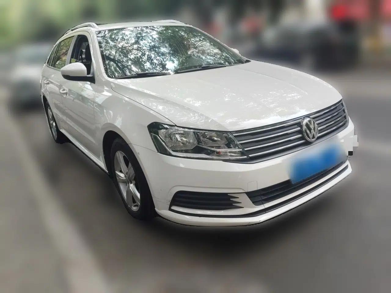 Volkswagen Gran Lavida 2017 1.6L Automatic Fashion Edition — миниатюра 3