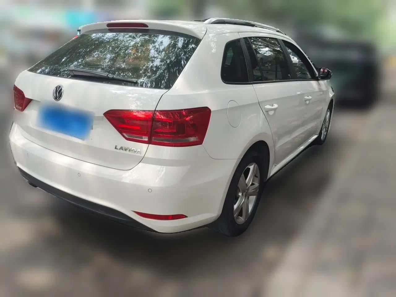 Volkswagen Gran Lavida 2017 1.6L Automatic Fashion Edition — миниатюра 6