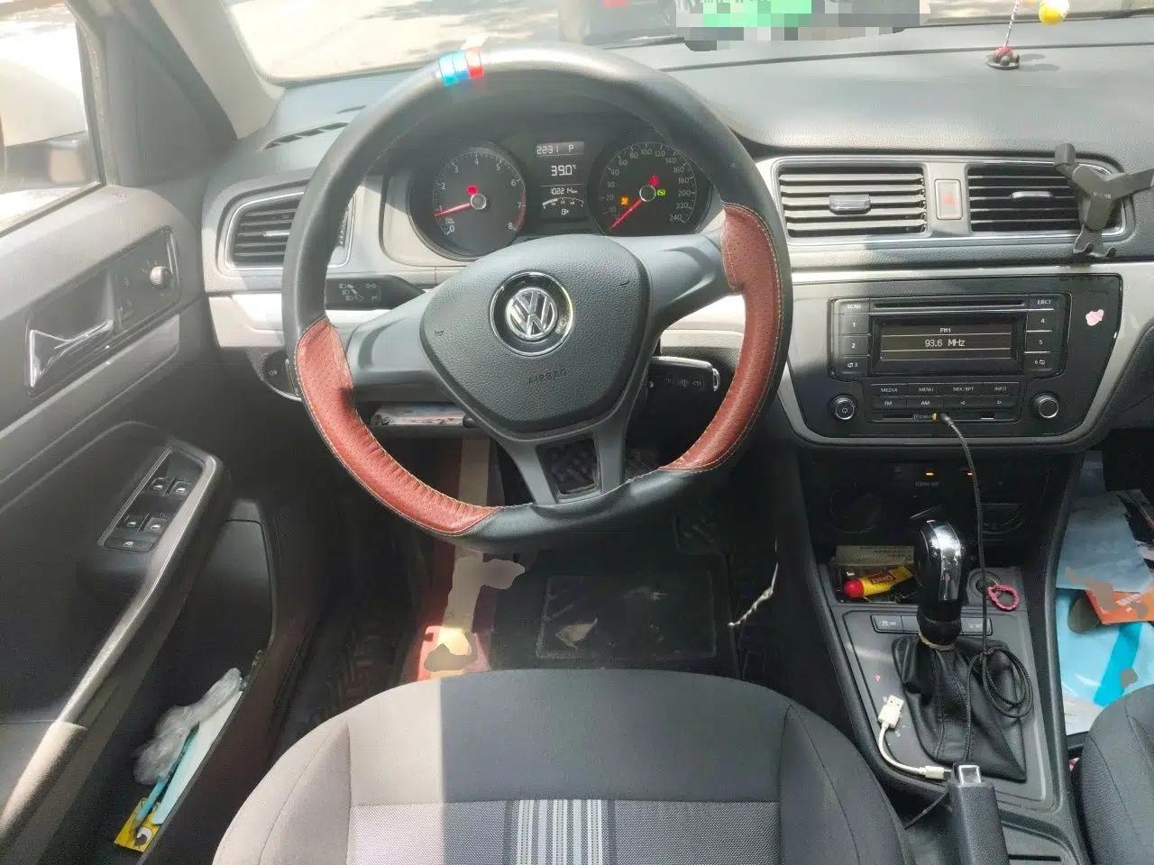 Volkswagen Gran Lavida 2017 1.6L Automatic Fashion Edition — миниатюра 10