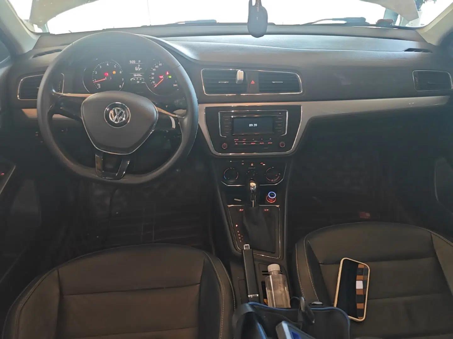 Volkswagen Gran Lavida 2015 1.6L Automatic Comfort Edition — миниатюра 12