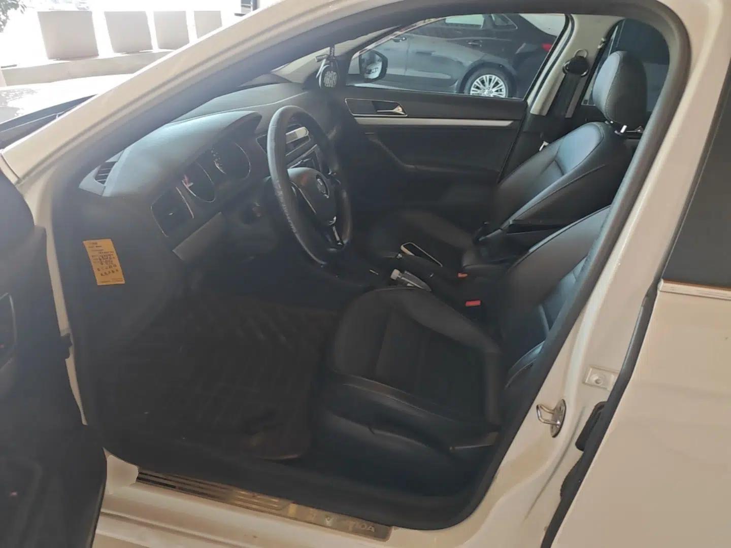 Volkswagen Gran Lavida 2015 1.6L Automatic Comfort Edition — миниатюра 17